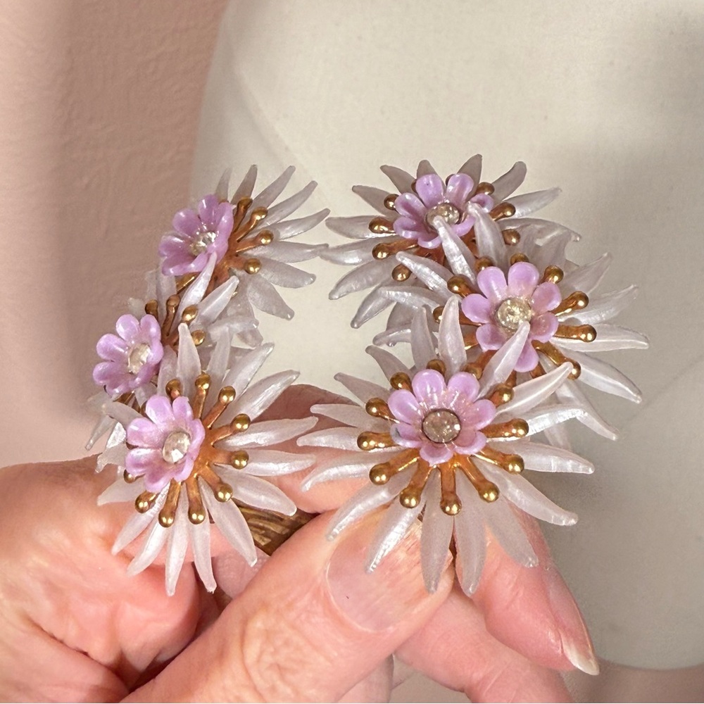 Vintage 1940 50 Oversized Plastic Lavender Fairycore clip ear crawler earrings - Picture 14 of 17